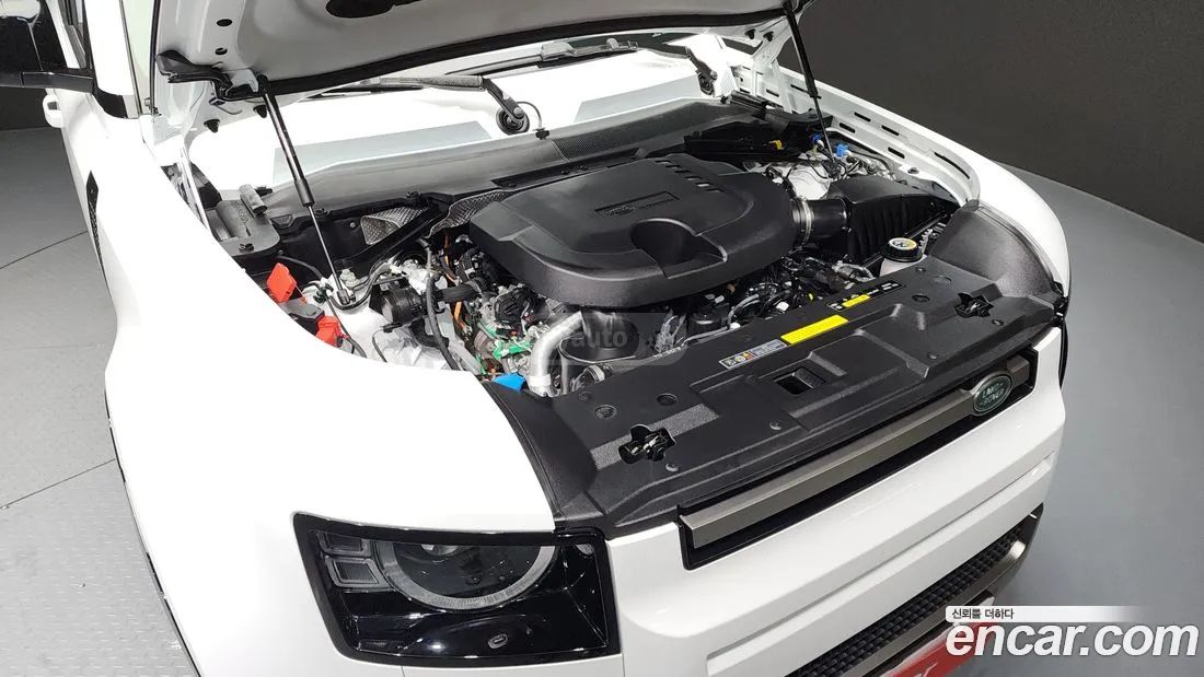 Land Rover Defender 90 2025 — миниатюра 6