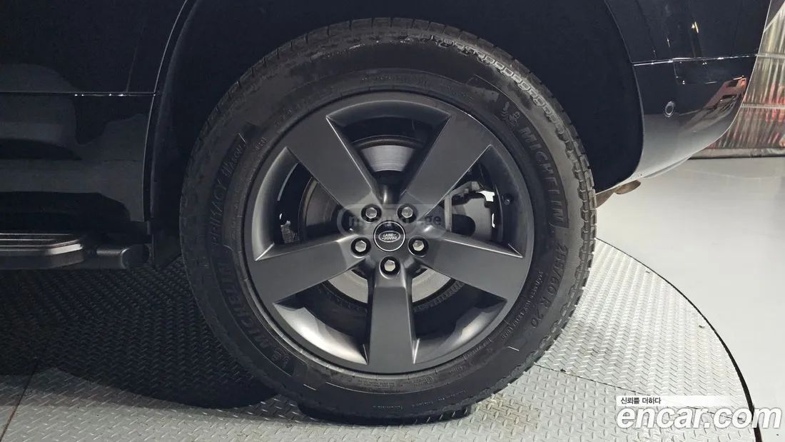 Land Rover Defender 90 2025 — миниатюра 5