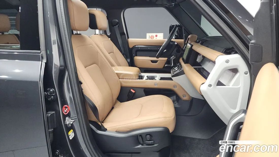 Land Rover Defender 90 2025 — миниатюра 11