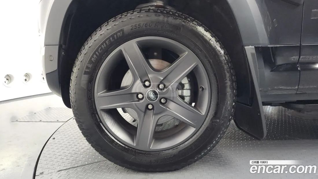 Land Rover Defender 90 2025 — миниатюра 5