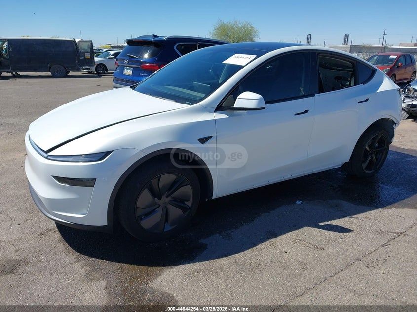 Tesla Model Y 2026 — миниатюра 1