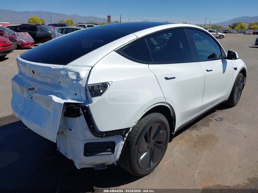 Tesla Model Y 2026 — миниатюра 8