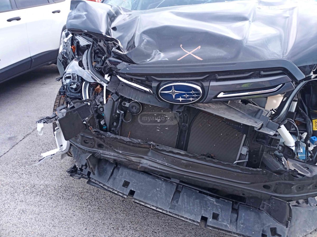 Subaru Touring 4dr All-Wheel Drive CV — миниатюра 4