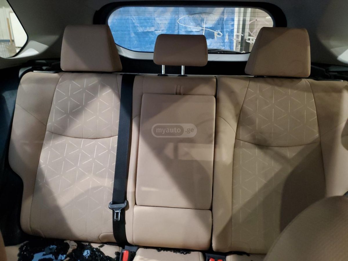 Toyota RAV 4 - фото 10