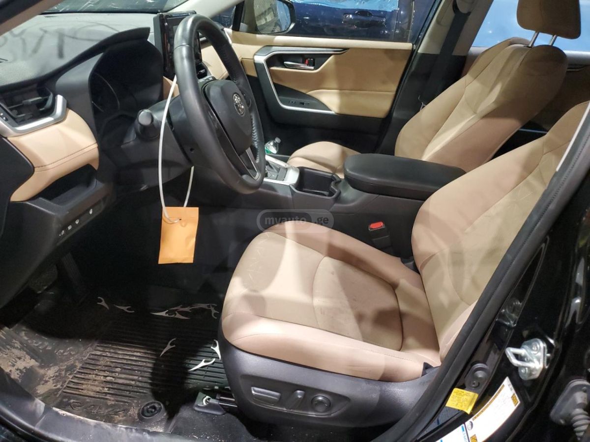 Toyota RAV 4 - фото 7