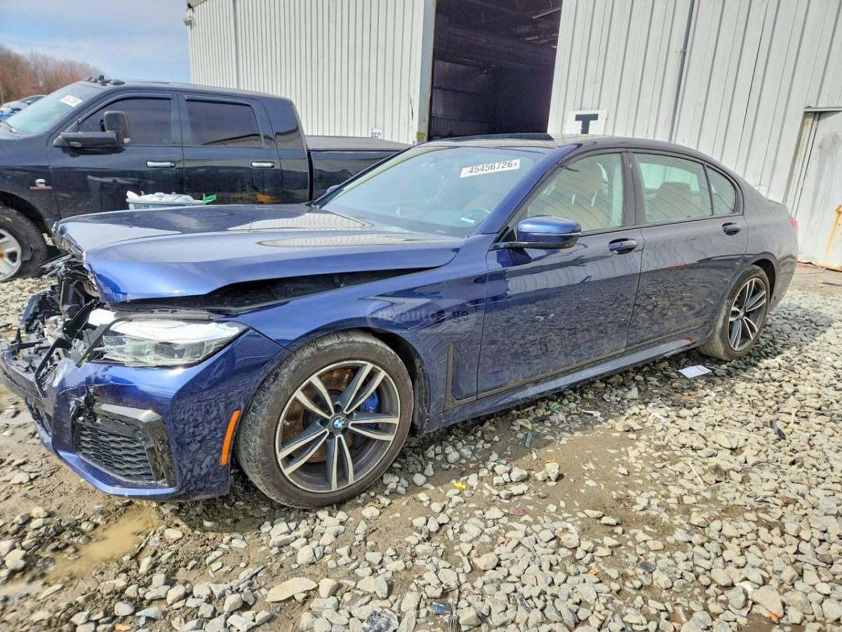 BMW 740 - фото 1