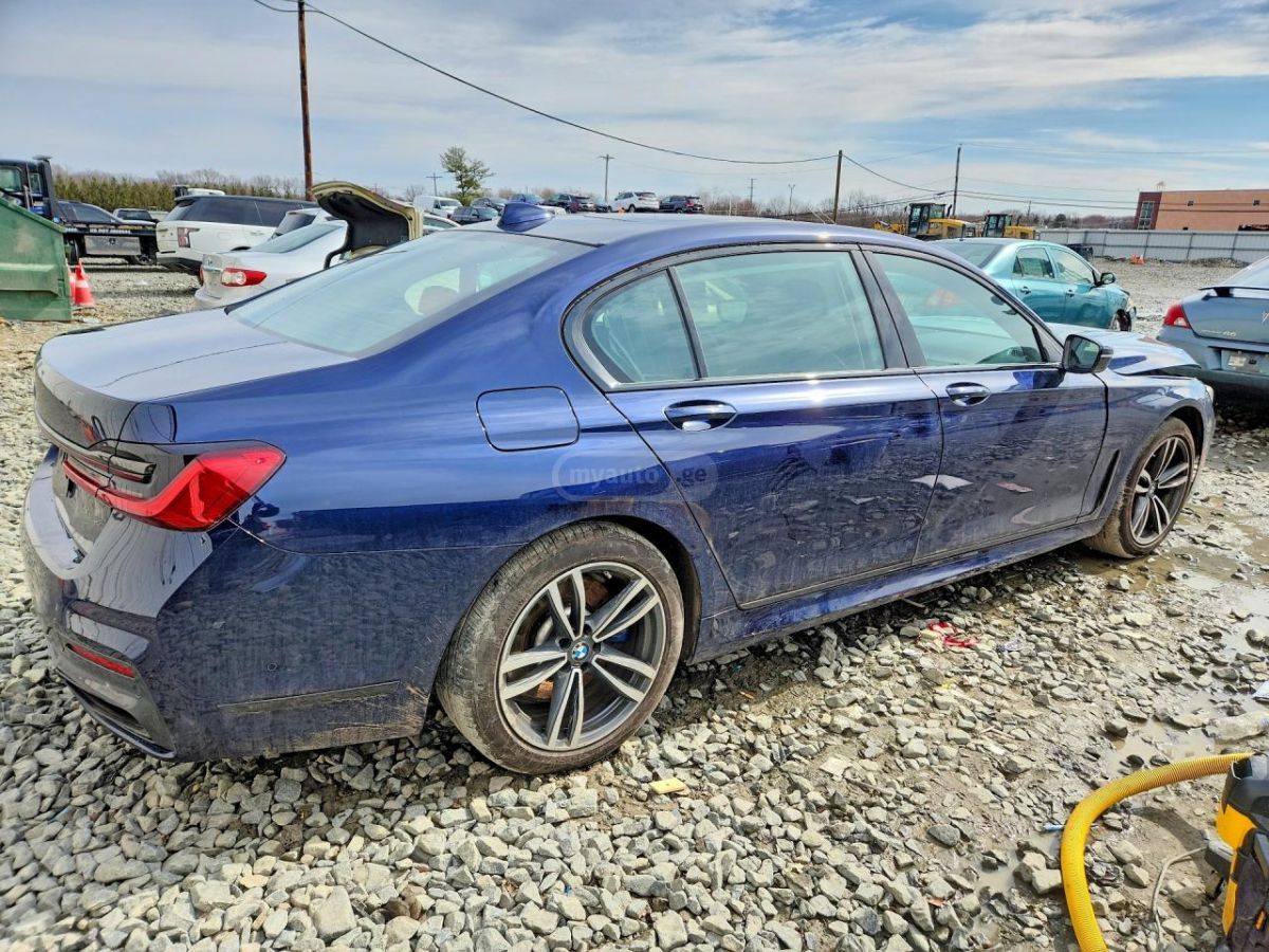 BMW 740 - фото 3