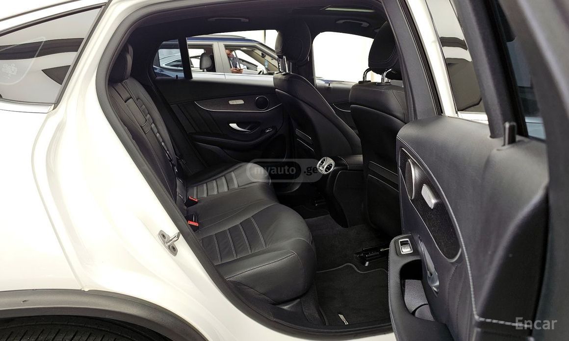 Mercedes-Benz GLC 300 Coupe 2023 — миниатюра 9