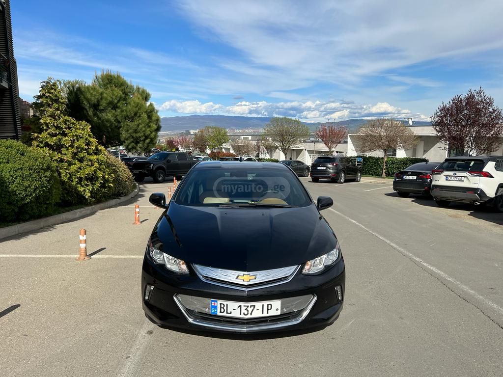 Chevrolet Volt - фото 1