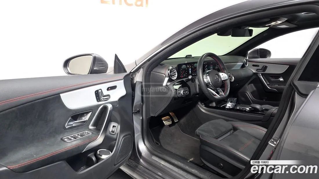 Mercedes-Benz CLA 45 AMG 2023 — миниатюра 12