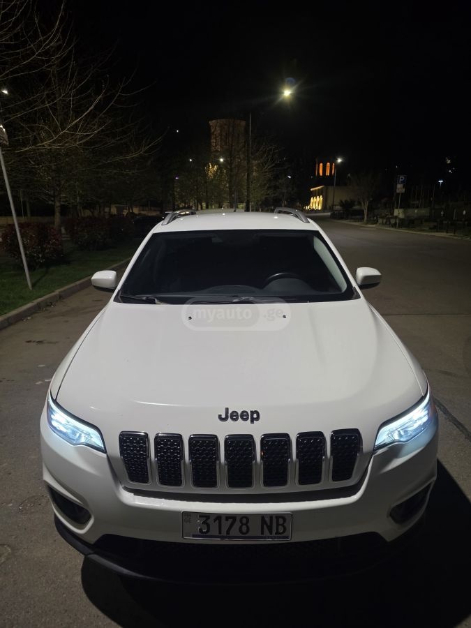 Jeep Cherokee - фото 4