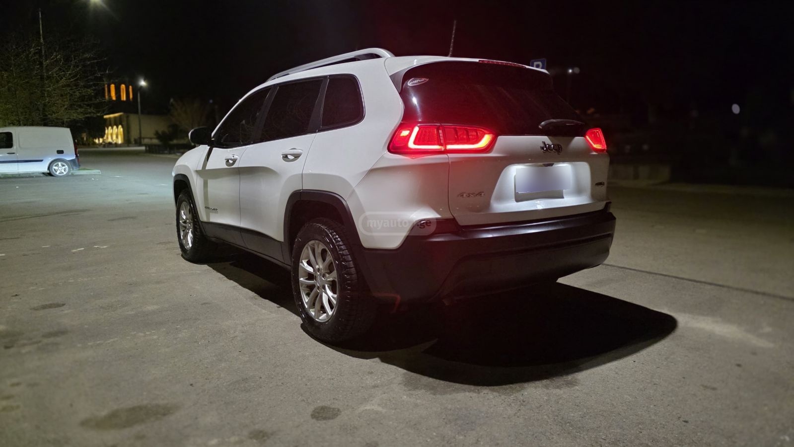 Jeep Cherokee - фото 6