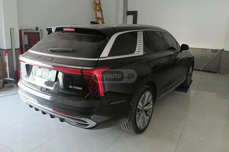 Hongqi E-HS9 - фото 1