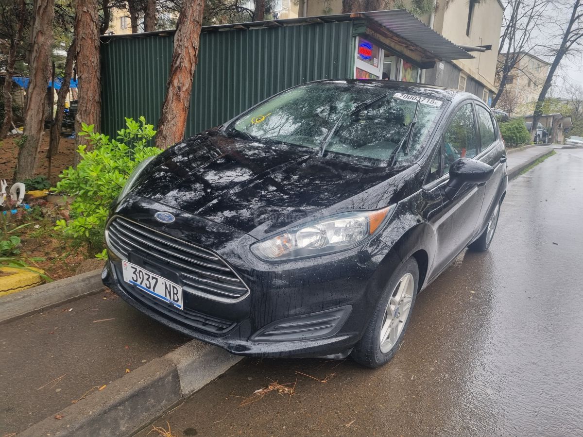 Ford Fiesta - фото 1