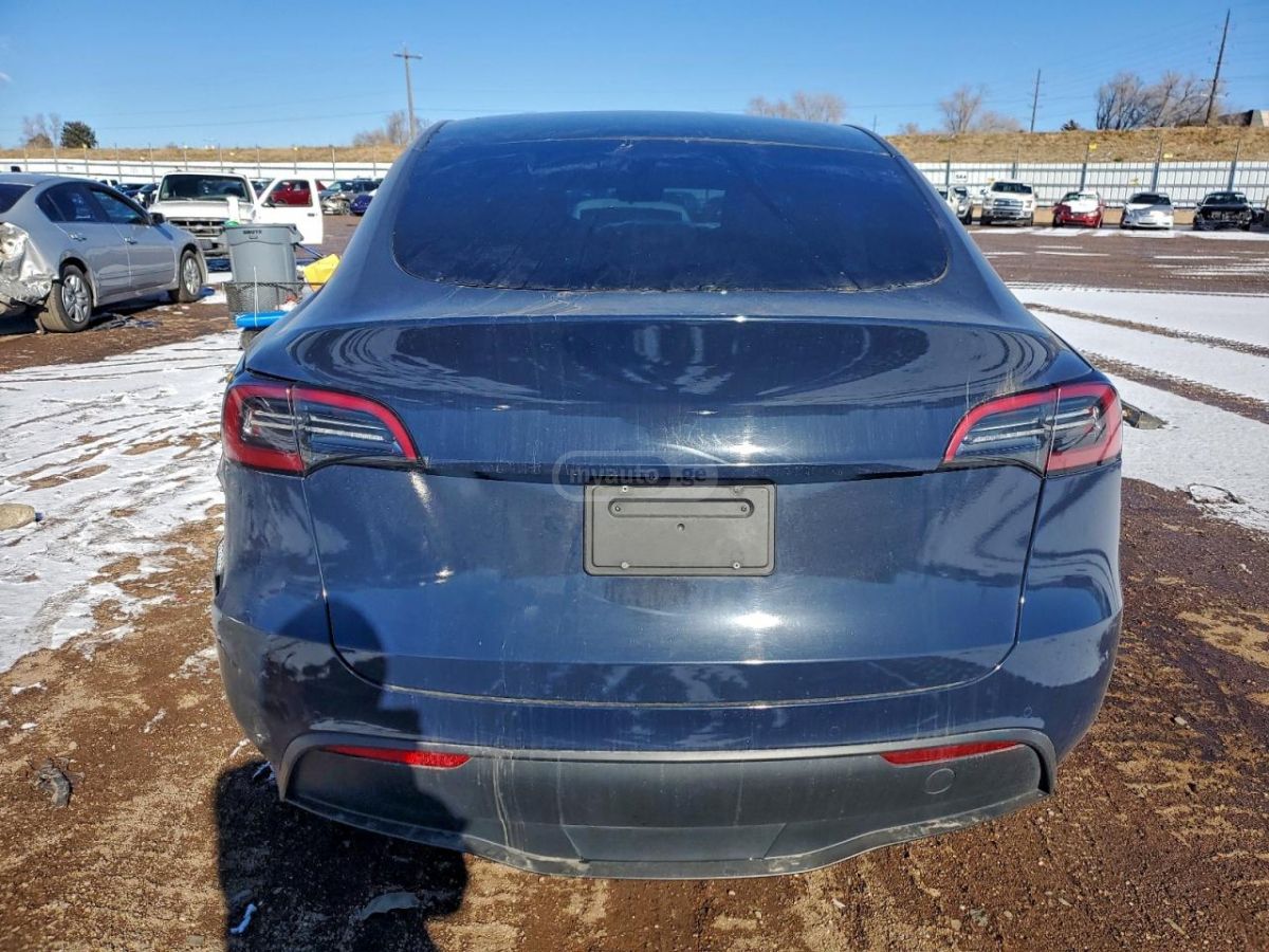 Tesla Model Y - фото 6