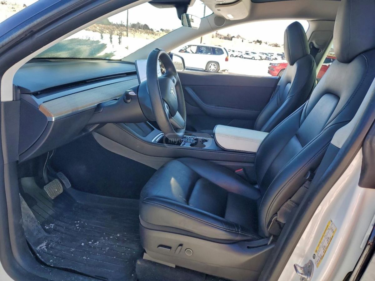 Tesla Model Y - фото 8