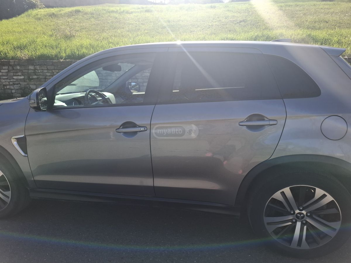 Mitsubishi Outlander Sport - фото 9