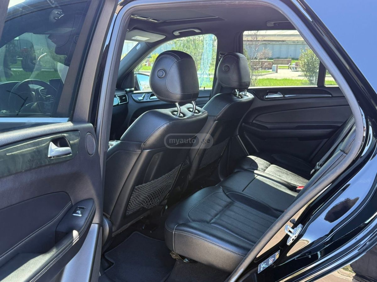 Mercedes-Benz GLE 350 - фото 12