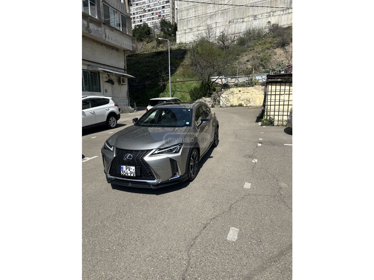 Lexus UX 250 h - фото 1