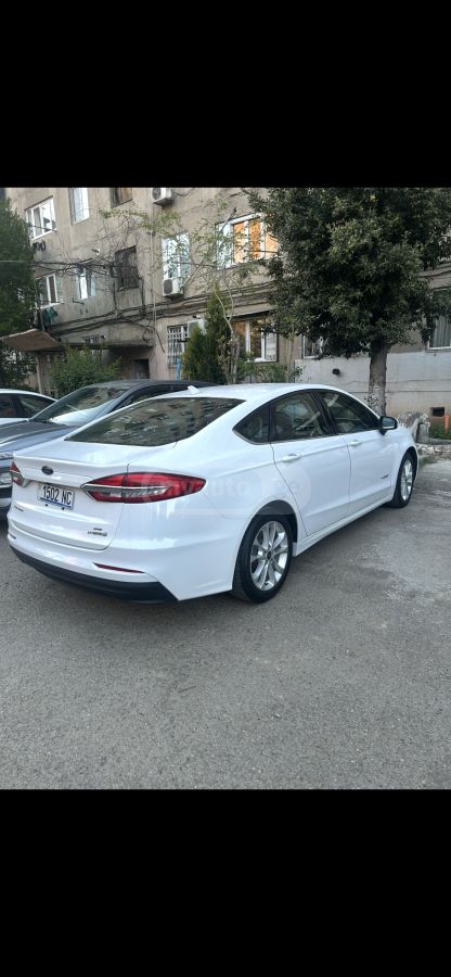 Ford Fusion - фото 2