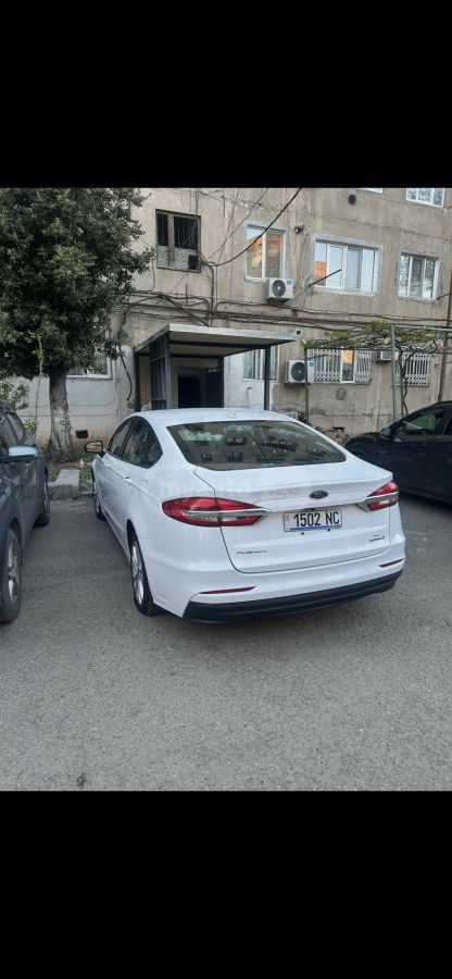 Ford Fusion - фото 7