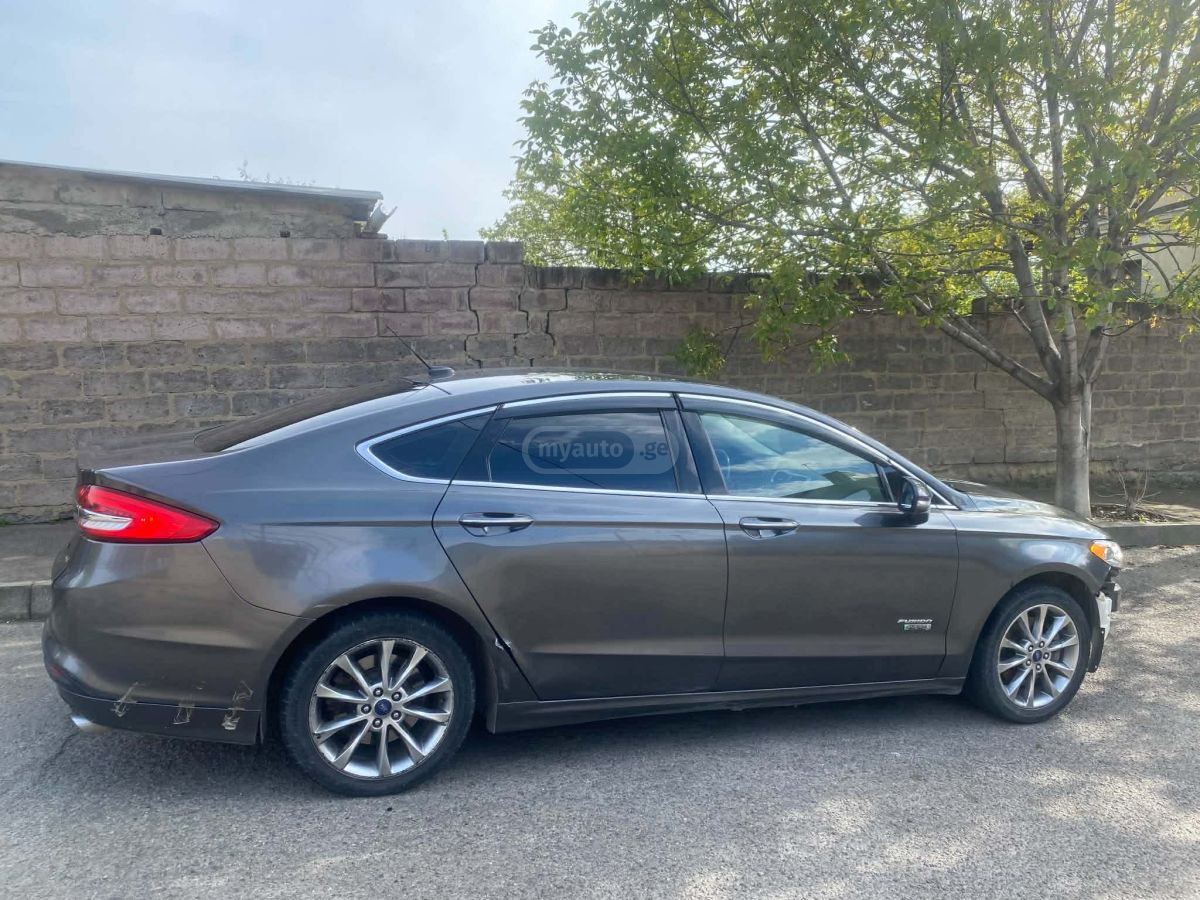 Ford Fusion - фото 1
