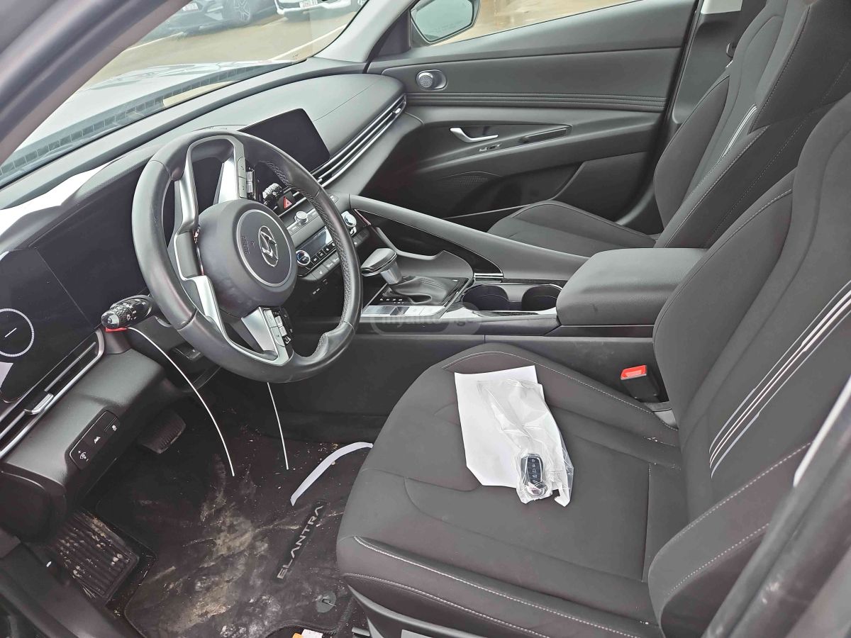 Hyundai Elantra - фото 11