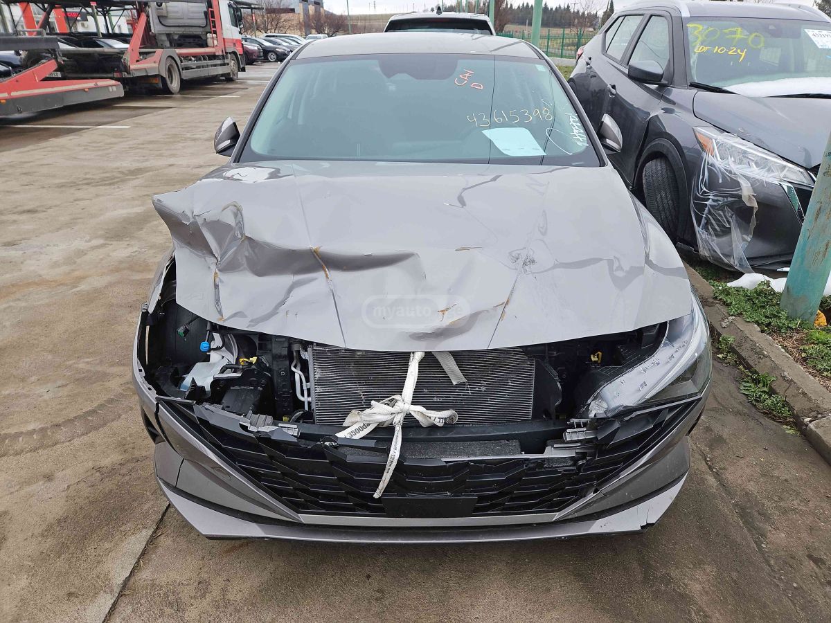 Hyundai Elantra - фото 8