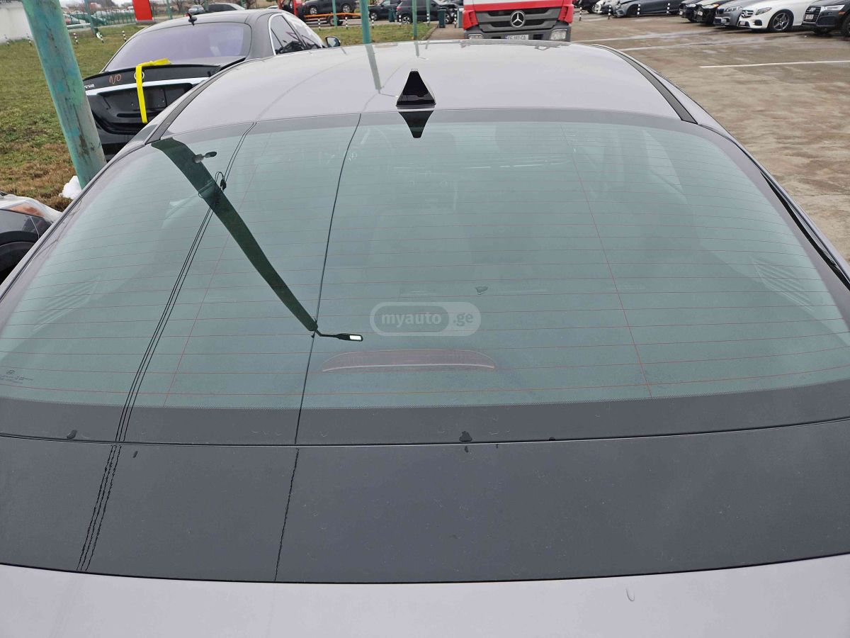 Hyundai Elantra - фото 9