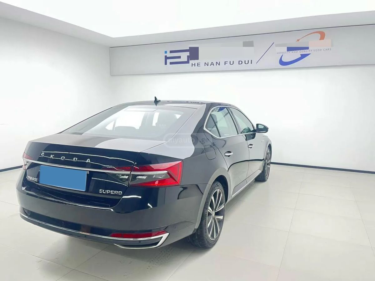 Skoda Superb 2024 — миниатюра 4
