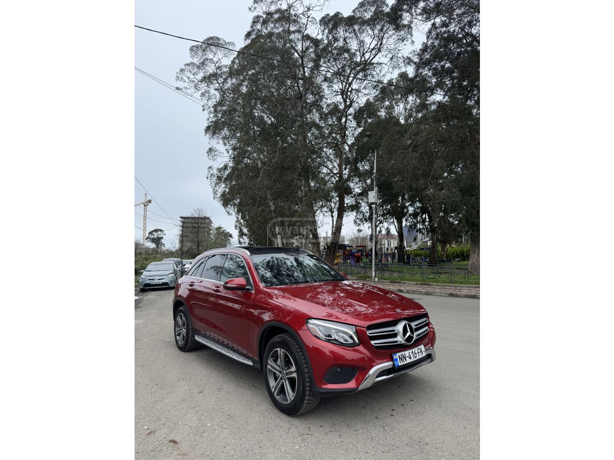 Mercedes-Benz GLC 300 - фото 1