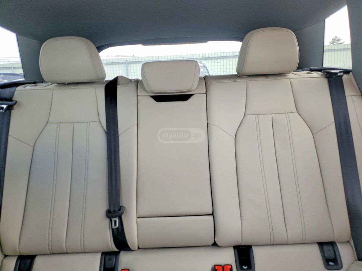 Audi E-Tron - фото 4