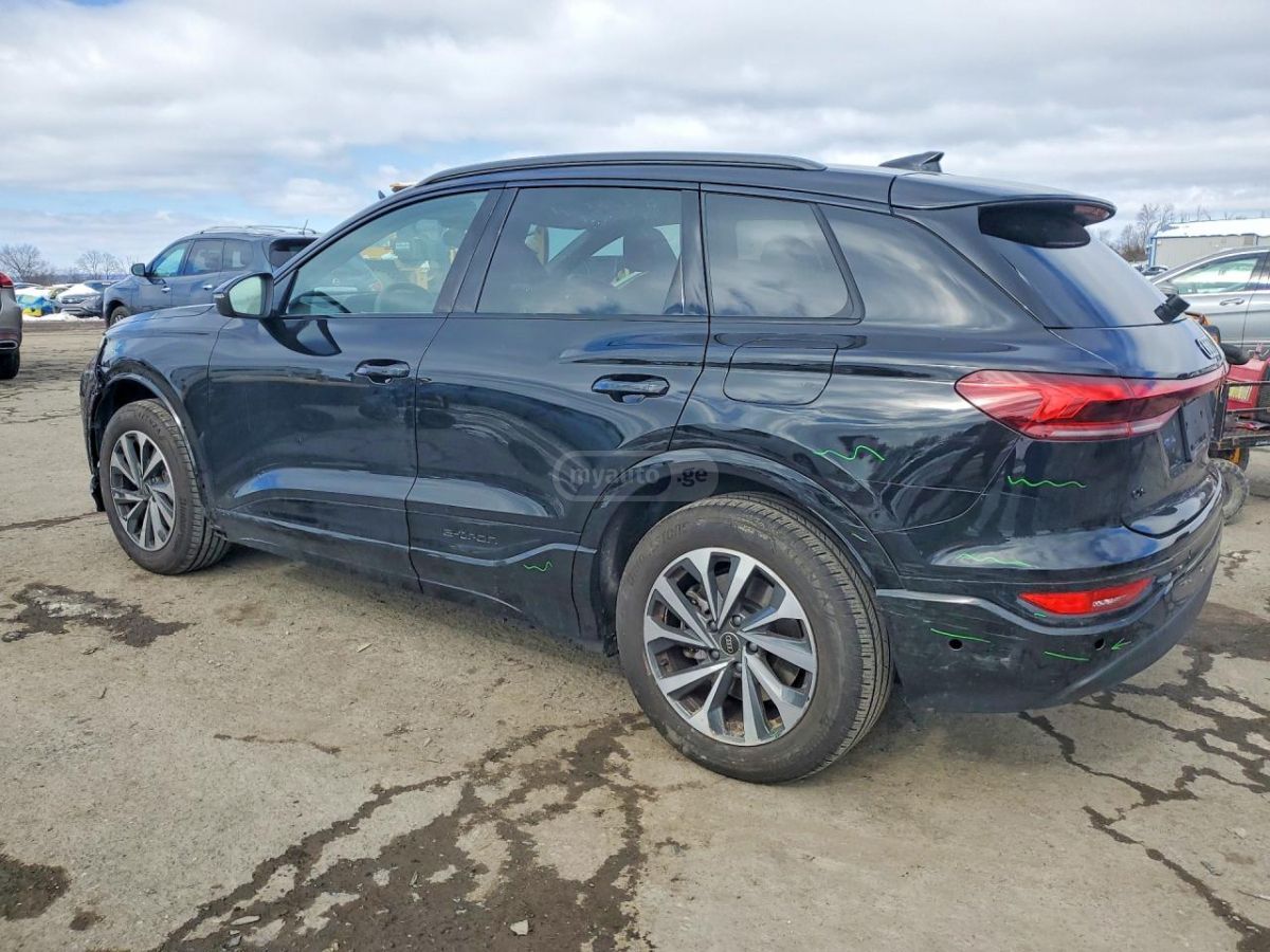 Audi E-Tron - фото 5