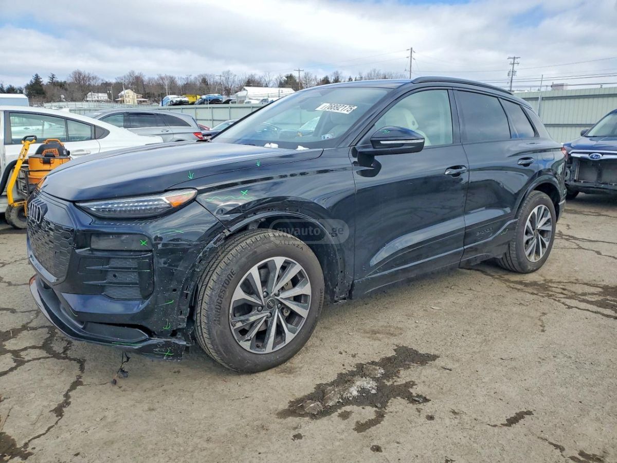 Audi E-Tron - фото 8