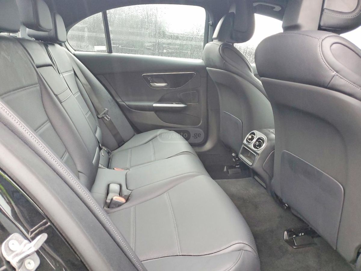 Mercedes-Benz C 30 AMG 2025 — миниатюра 10