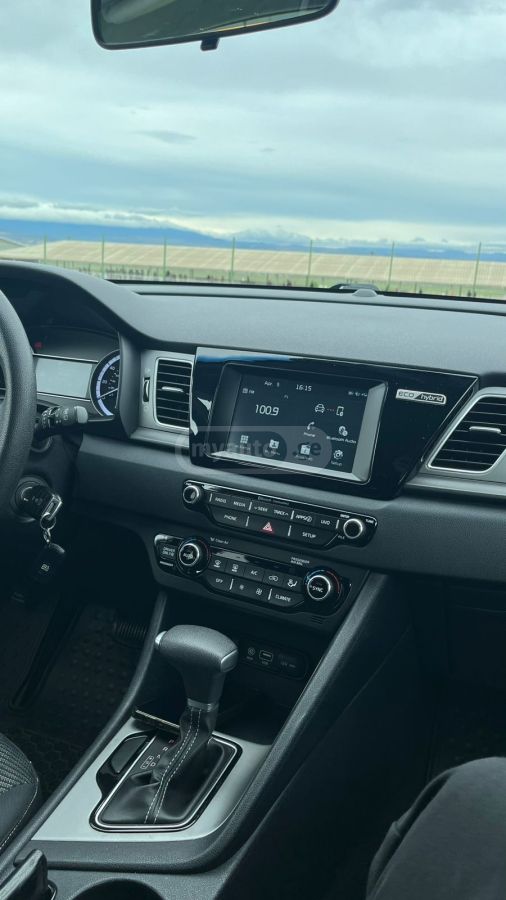 Kia Niro - фото 1