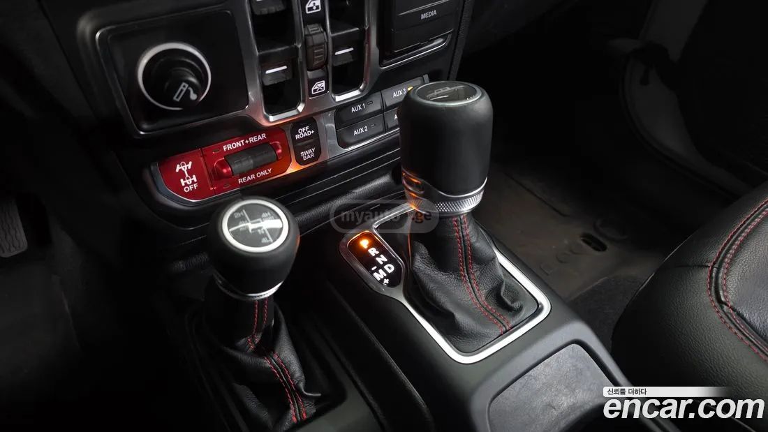 Jeep Gladiator - фото 9