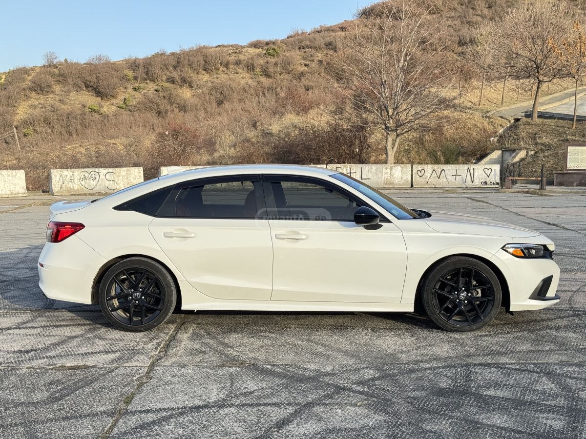 Honda Sport 4dr Sedan CVT — миниатюра 3