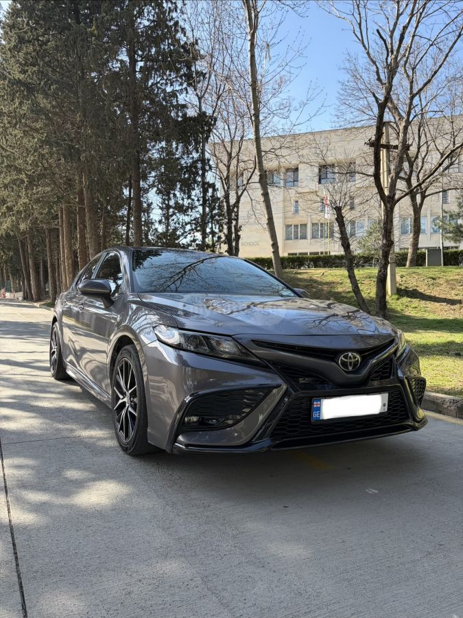 Toyota Camry - фото 2