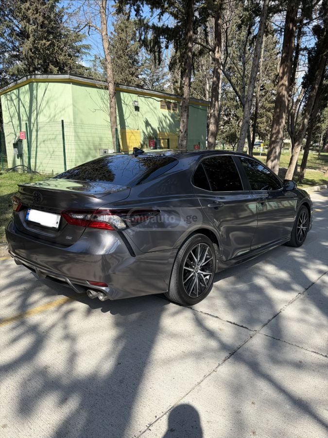 Toyota Camry - фото 4