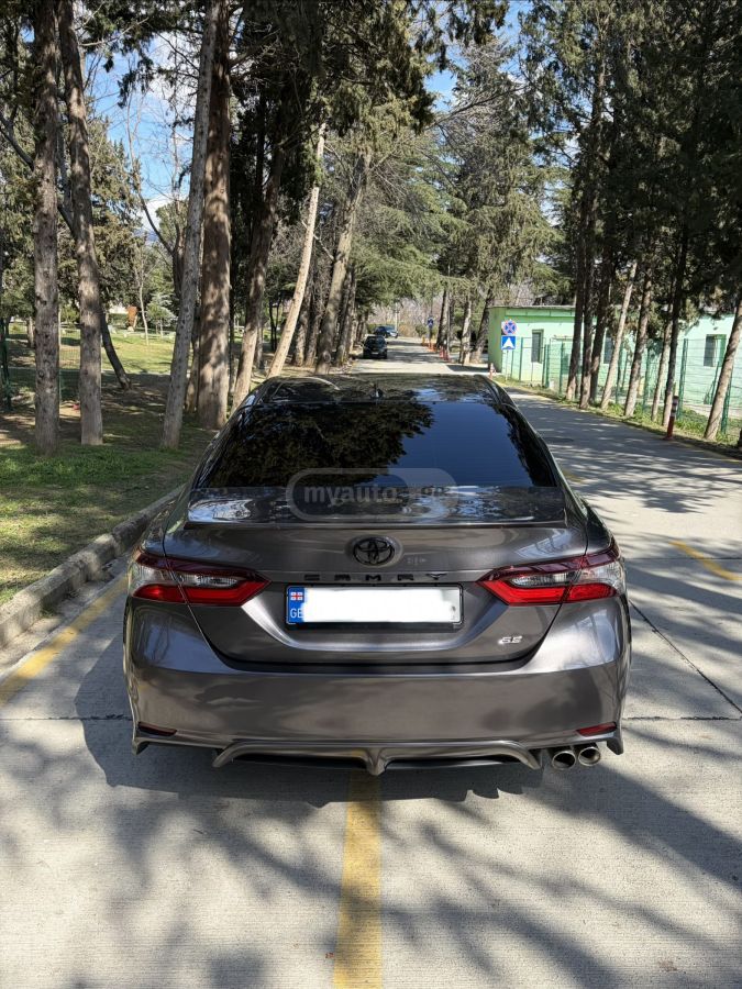 Toyota Camry - фото 6