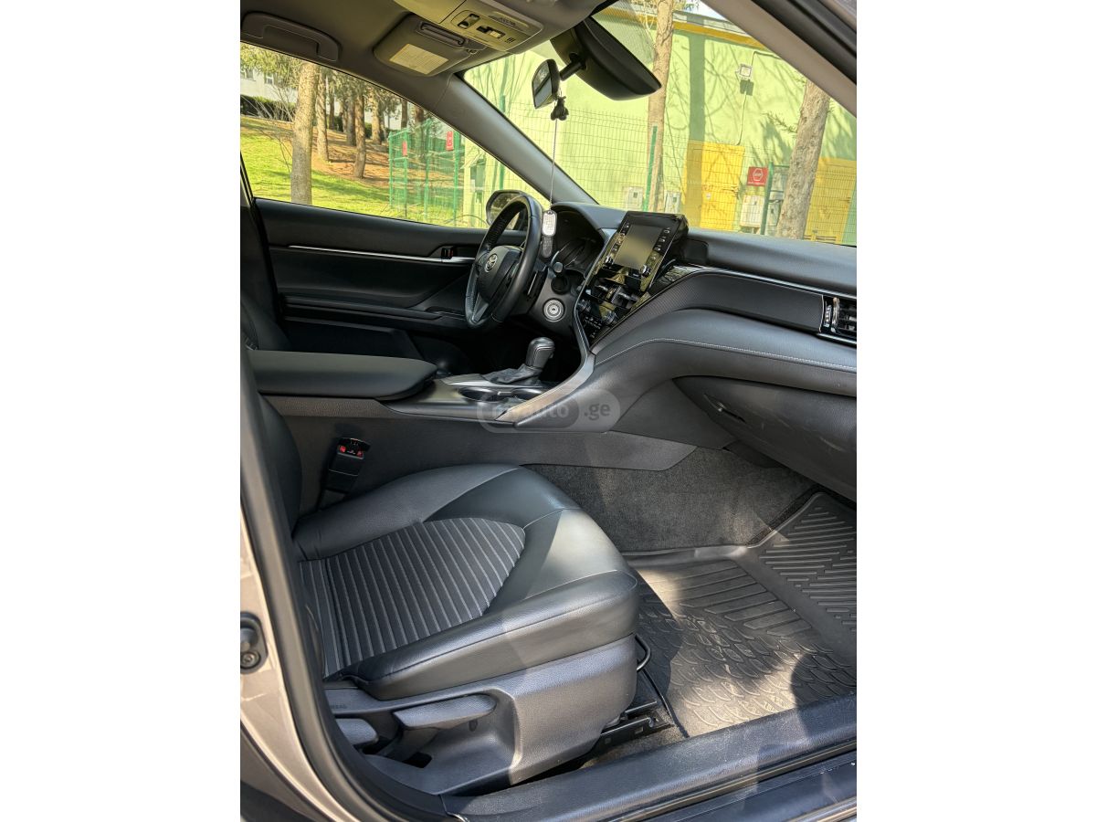 Toyota Camry - фото 8