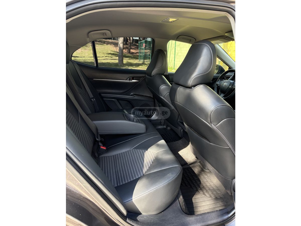 Toyota Camry - фото 9