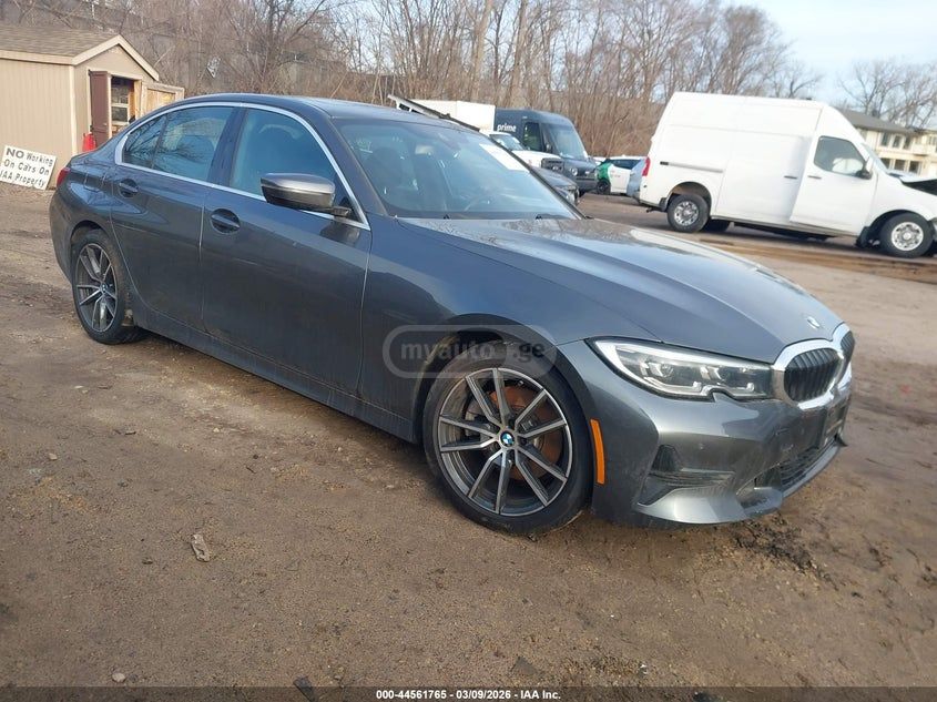 BMW 330 - фото 1