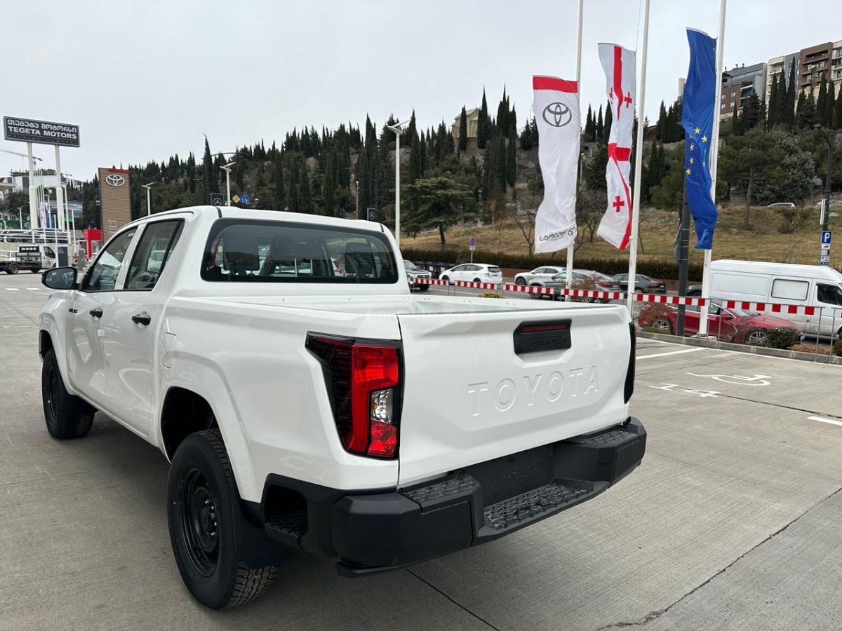 Toyota НОВАЯ МОДЕЛЬ Центр Гарантия — миниатюра 3