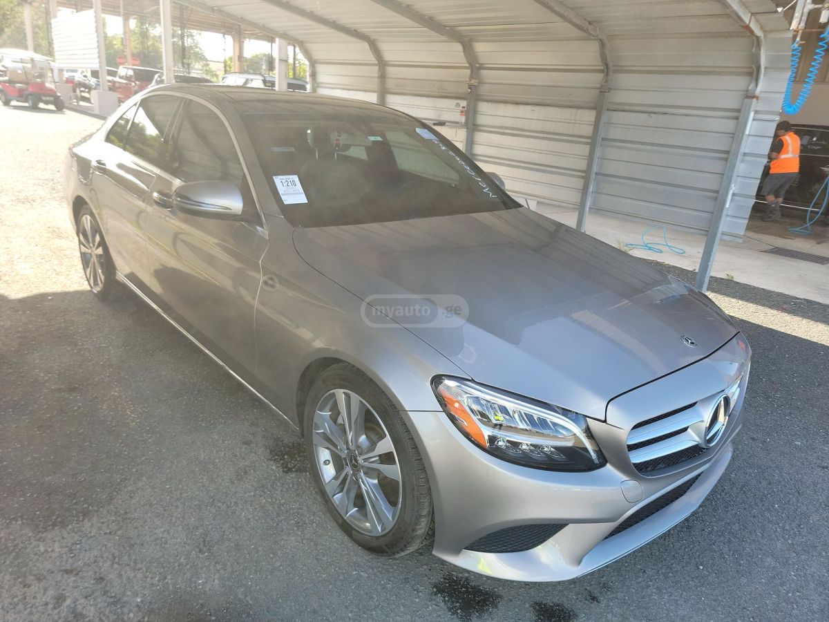 Mercedes-Benz C 300 - фото 1