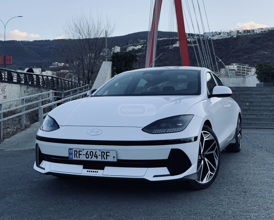 Hyundai Ioniq 6 - фото 1