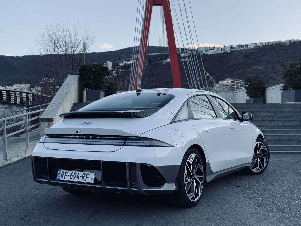 Hyundai Limited All Wheel Drive Automa — миниатюра 4