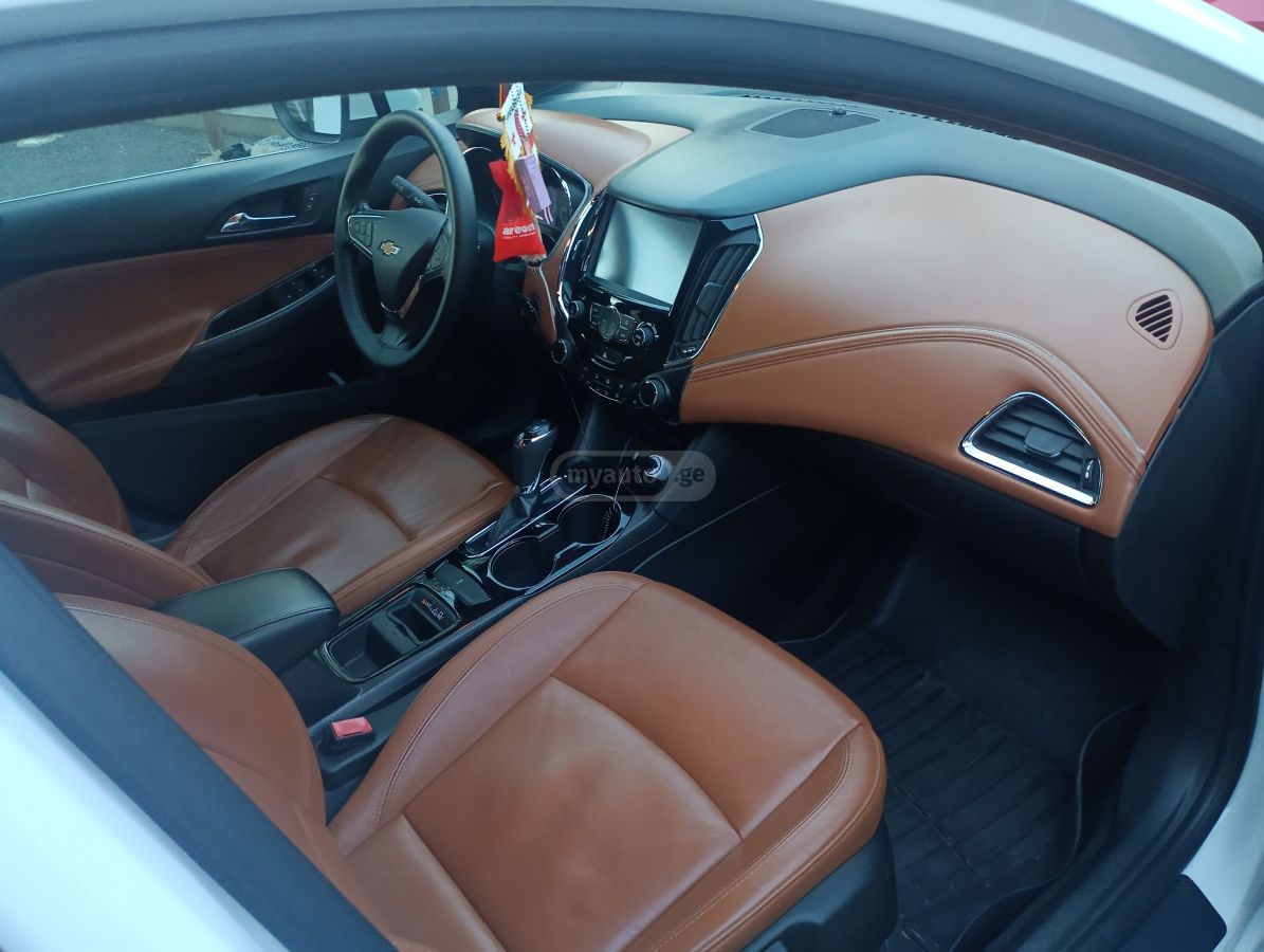 Chevrolet Cruze - фото 7