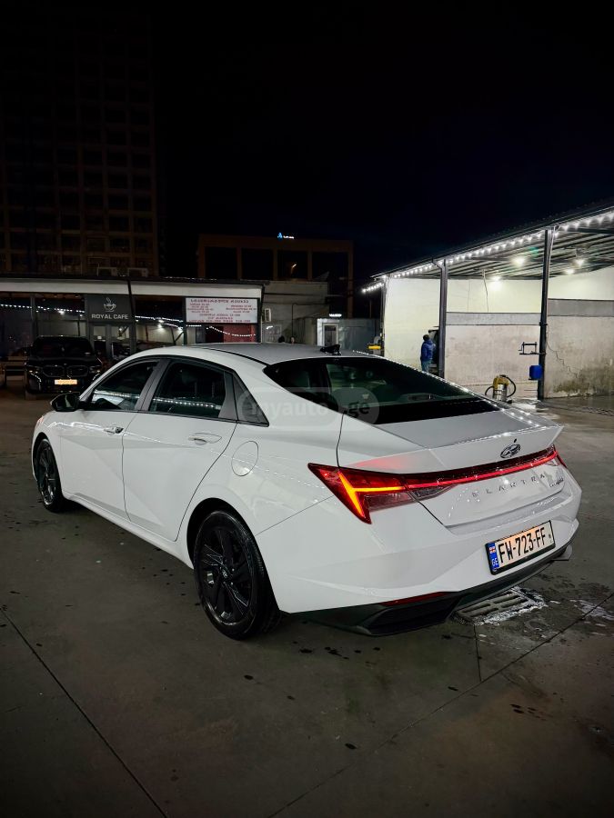 Hyundai Elantra - фото 6